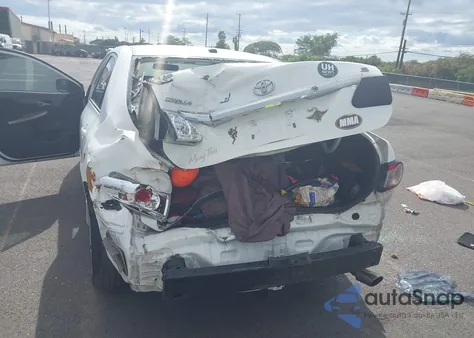 2011 Toyota Corolla S z USA, uszkodzony, nr VIN 2T1BU4EE6BC707895